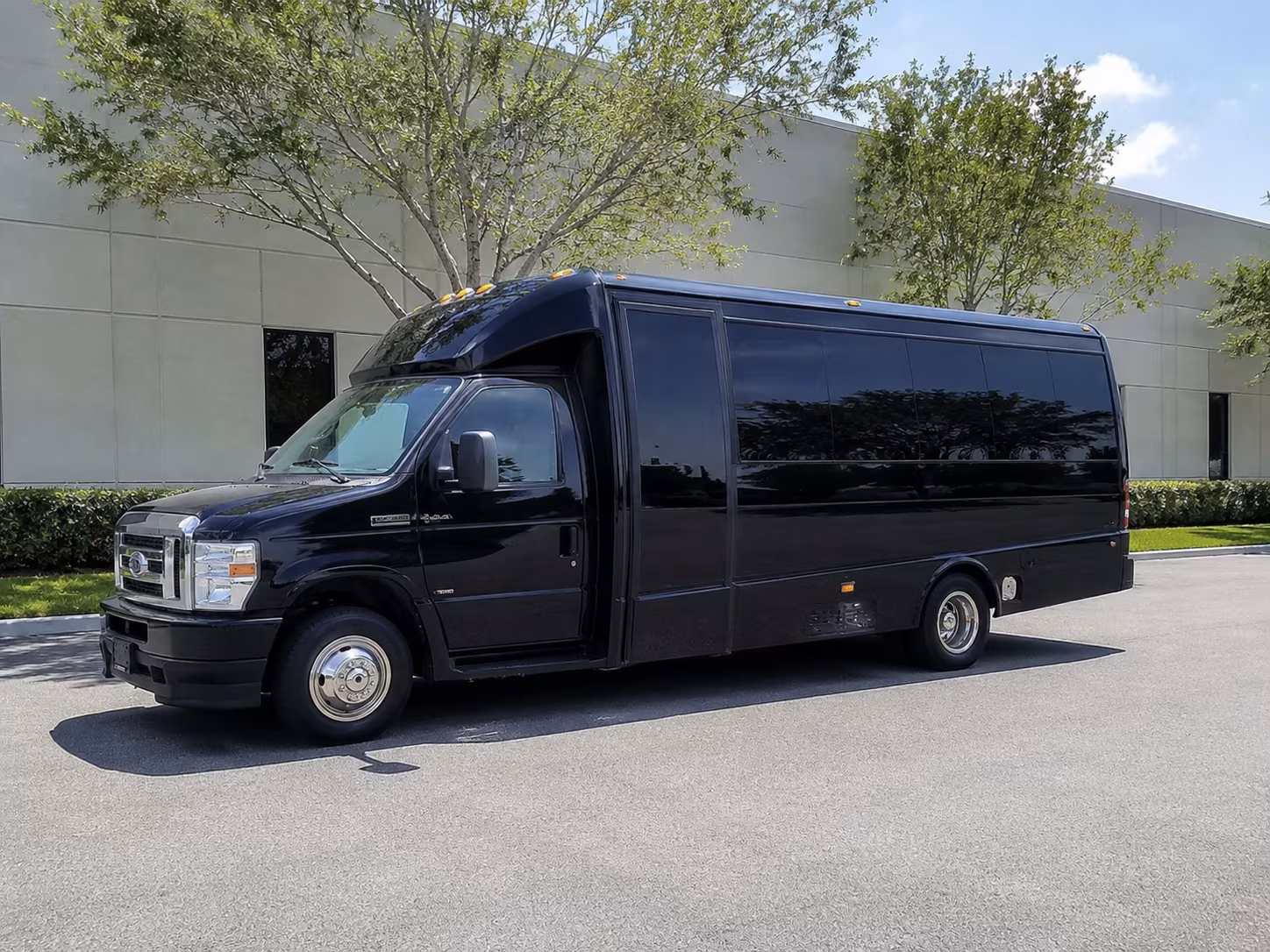 airport transfers to fresno yosemite international airport