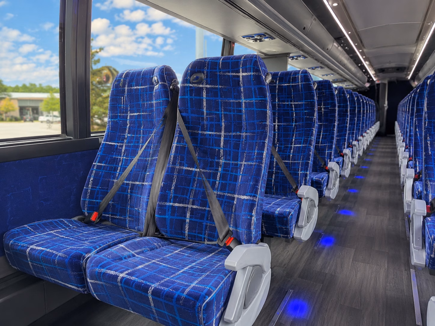 hanford comfortable charter buses for government military personnel